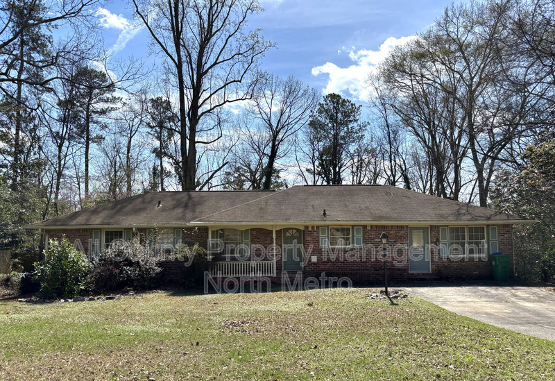 Brookhaven House: 1273 Becket Dr. NE