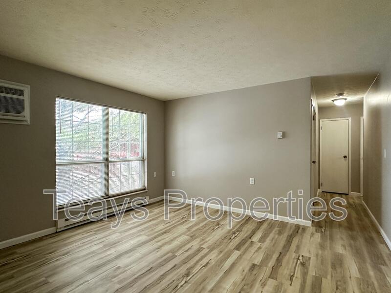 Hurricane Condo: 3592 Teays Valley Rd B7