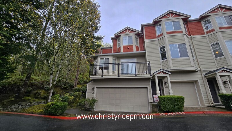 Bellevue House: 2628 139th Ave SE