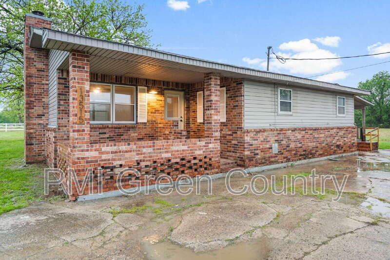 Coweta House: 13515 S 353rd E Ave