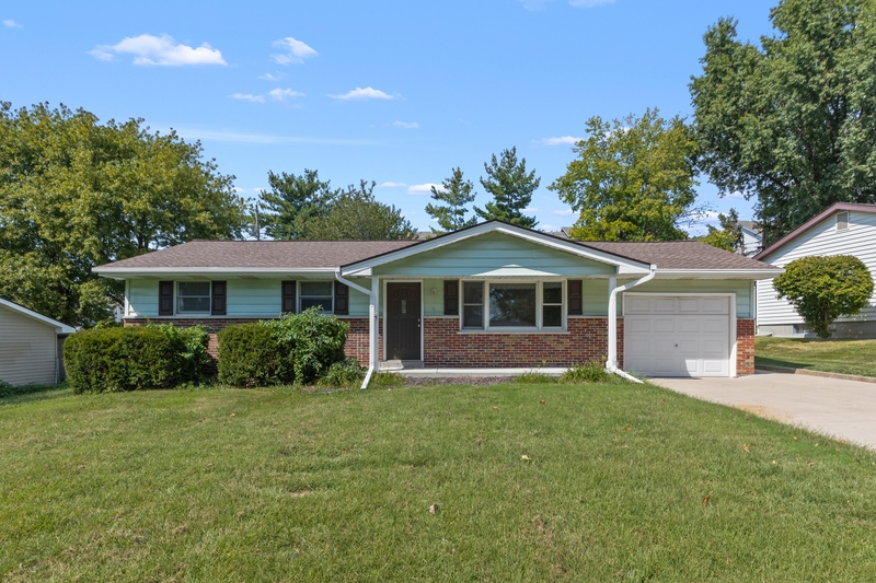 Saint Charles House: 1517 Lincoln Drive