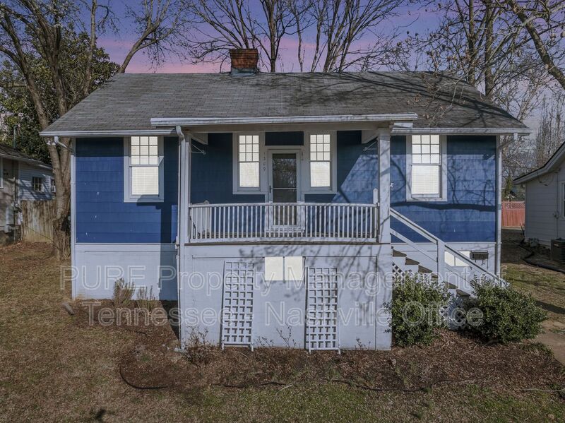 Old Hickory House: 1309 Jones Street