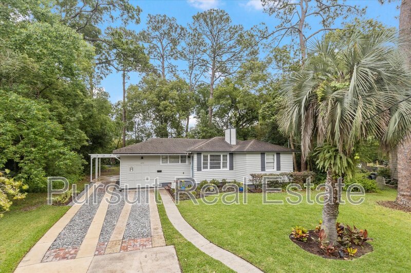 Jacksonville House: 1273 Lechlade Circle