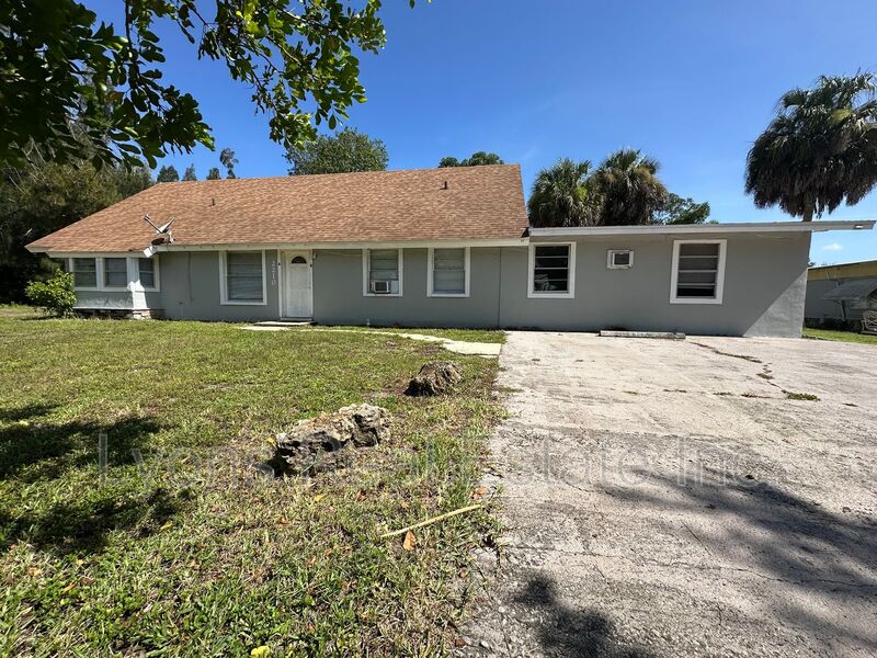 North Fort Myers Condo: 2210 Cantor Ln.