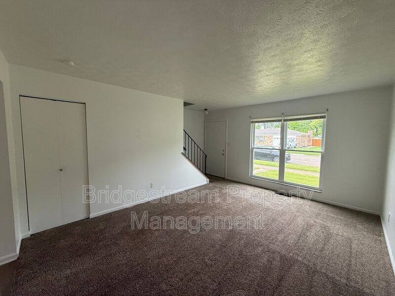 Vandalia House: 955 Taylorsview Dr