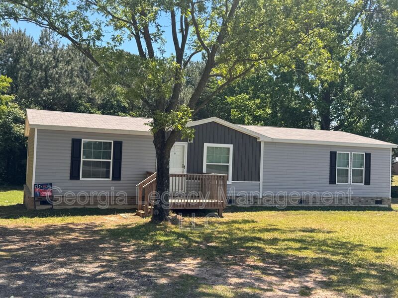 Danielsville House: 552 Sewell Mill Road