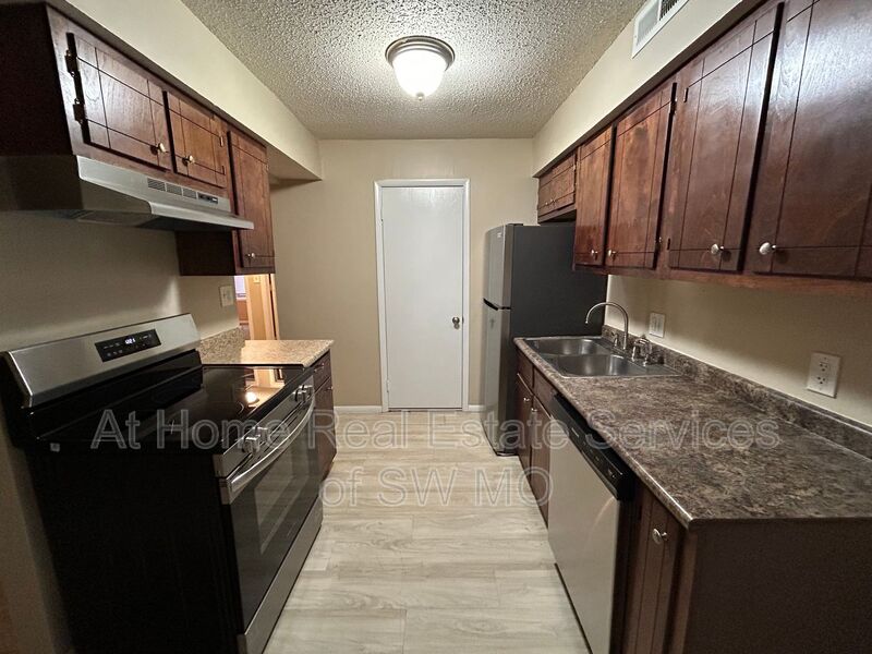 Springfield Condo: 765 S South