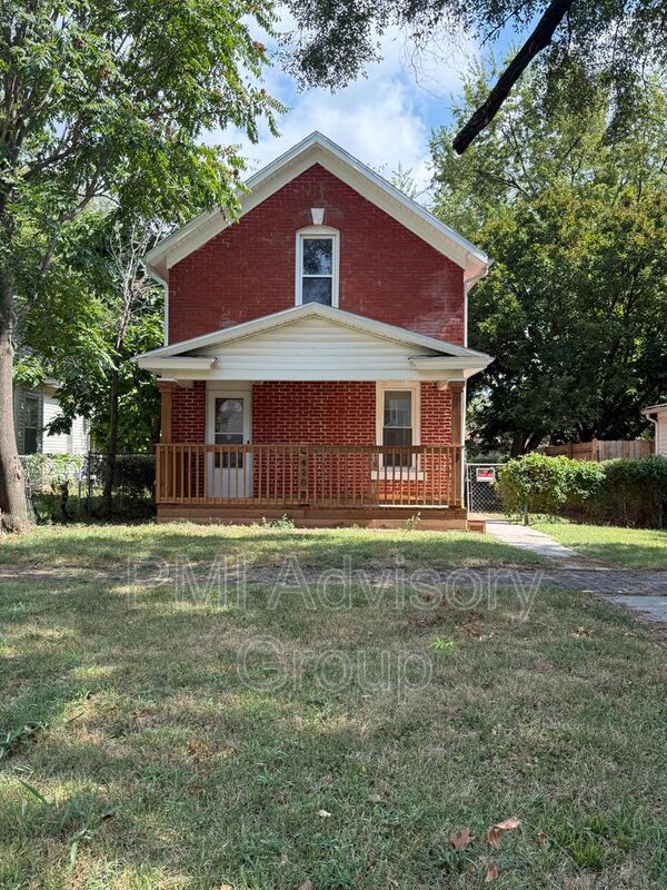 Topeka House: 420 SW Clay St