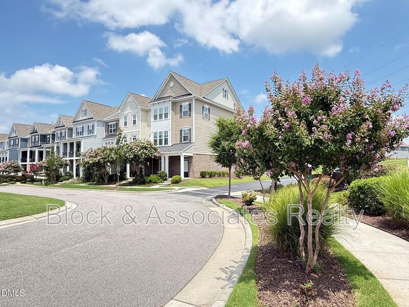 Wake Forest House: 537 Austin View Blvd