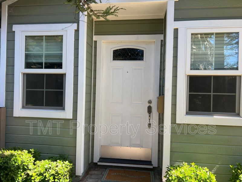 Sacramento House: 376 Morrison Avenue
