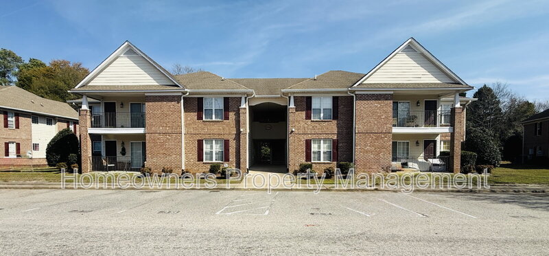 Fayetteville Condo: 1750 Renwick Dr