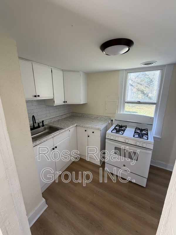 Toledo House: 1116 n Ontario