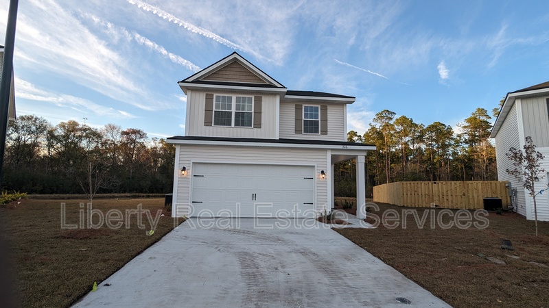 Hinesville House: 326 Joann Lewis Ln