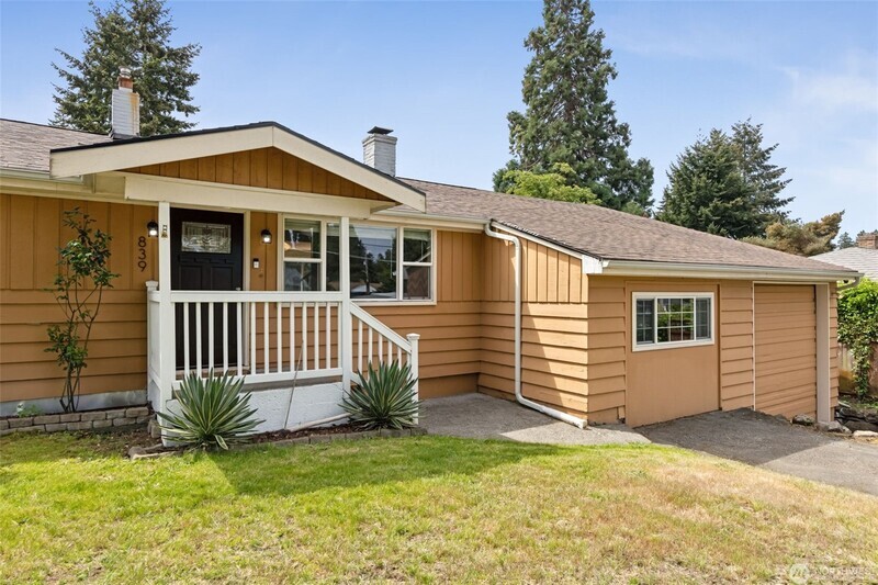 Burien House: 839 SW 126th St