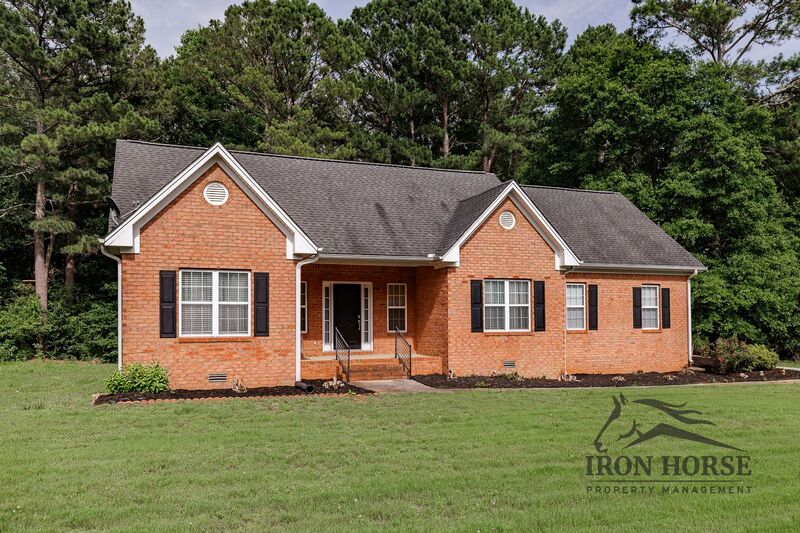 Athens House: 411 Timber Creek Dr