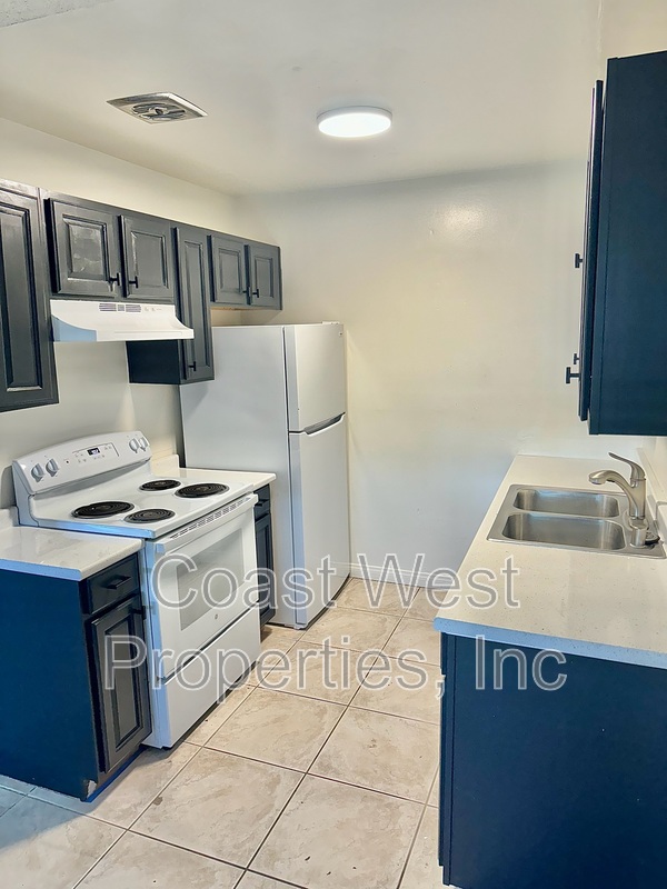 Oceanside Condo: 1810 S Broadway St - 04