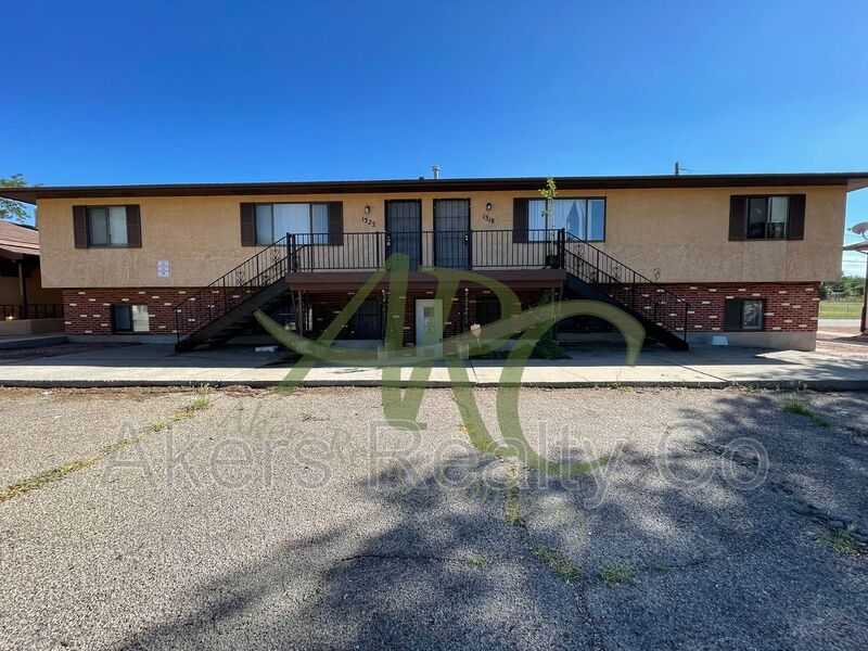 Pueblo House: 1320 Anita St