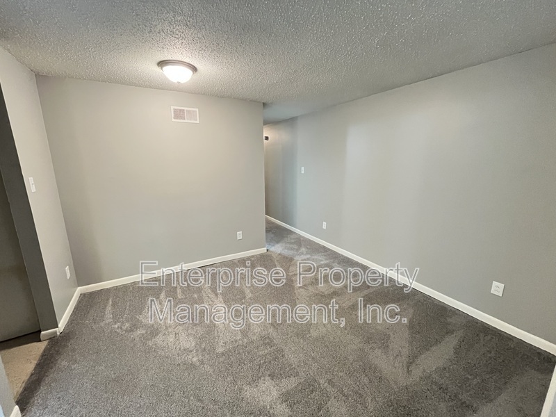 Photo 3 of 1365 Garden Rd