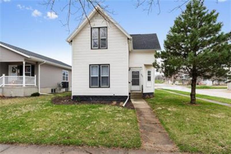 Cedar Rapids House: 800 10th Street Southwest