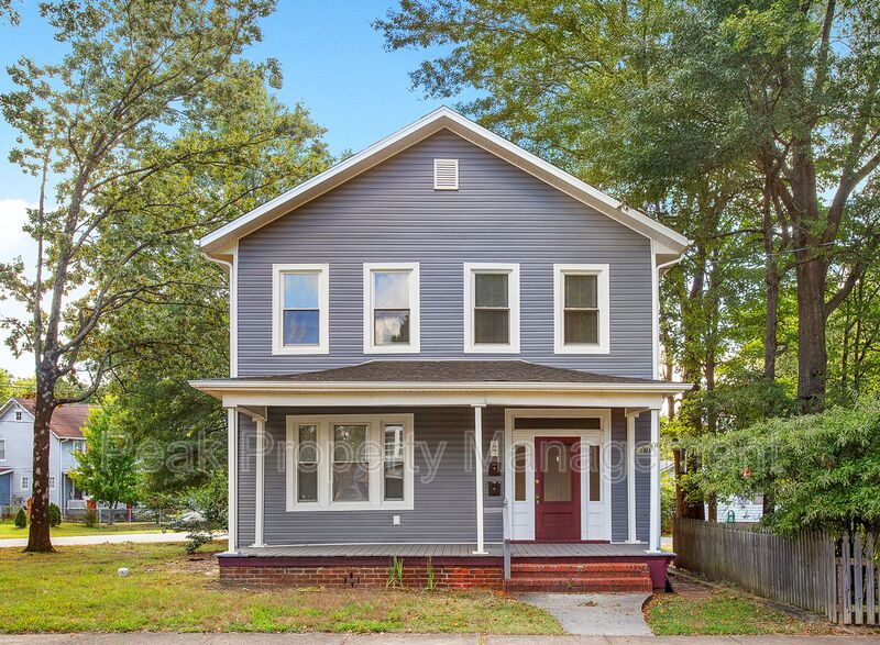 Richmond House: 2 Dundee Ave