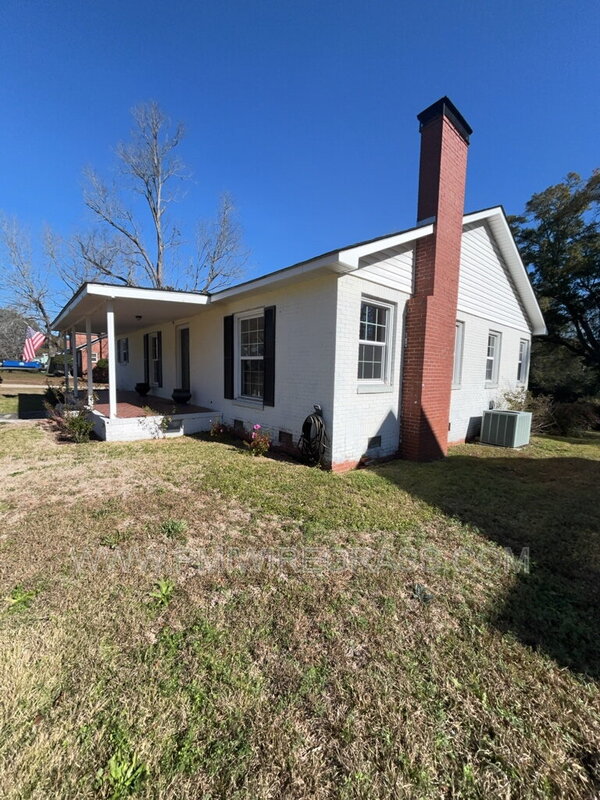 Enterprise House: 106 Highland Dr