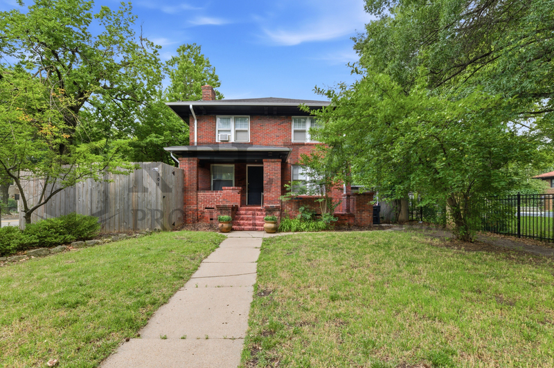 Wichita Condo: 101 North Belmont Place