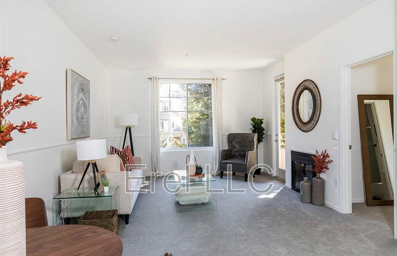 Oakland Condo: 260 Caldecott Ln