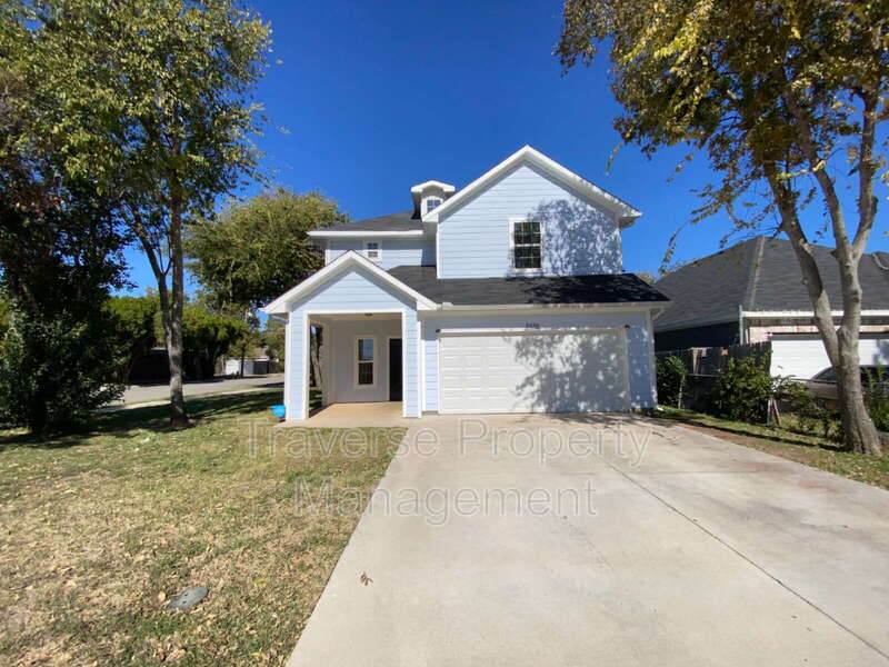 Fort Worth House: 5838 Humbert Avenue