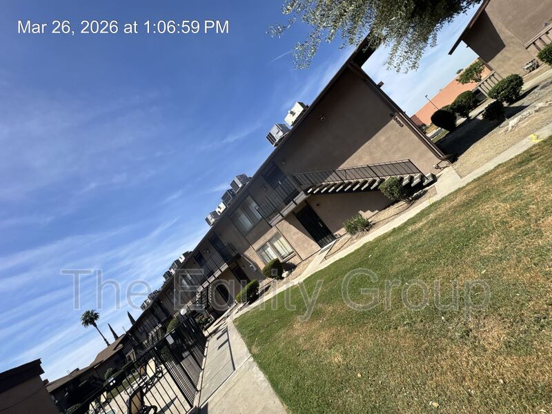 Visalia House: 3535 W Campus Ave -14