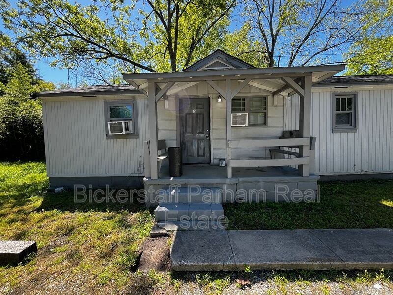 Columbus Condo: 826 Winston Road