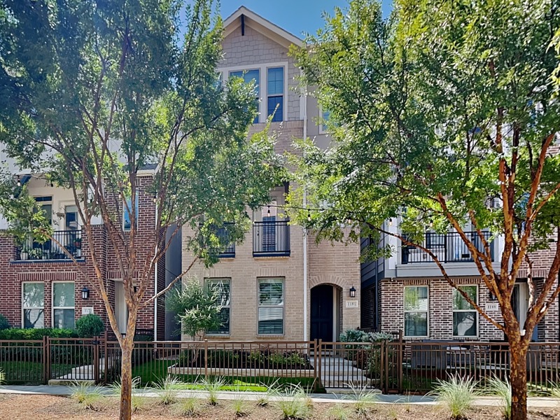 Dallas House: 1181 Tea Olive Ln