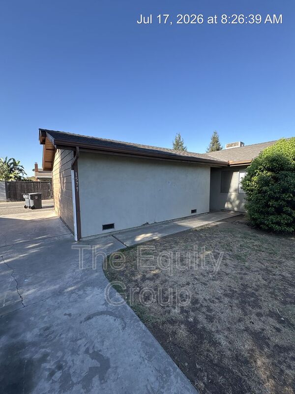 Tulare House: 1577 East Cross Avenue