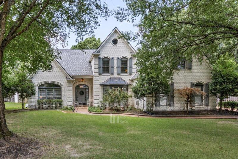 Collierville House: 10290 Shrewsbury Run Way