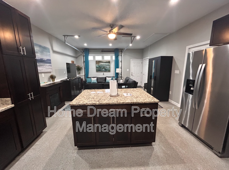 Fredericksburg House: 1401 Bragg Rd