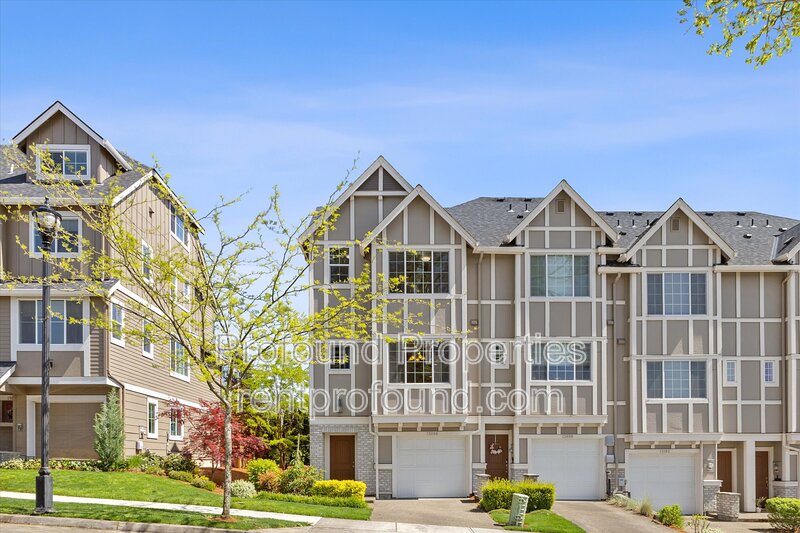 Sherwood House: 13086 SW Aubergine Terrace