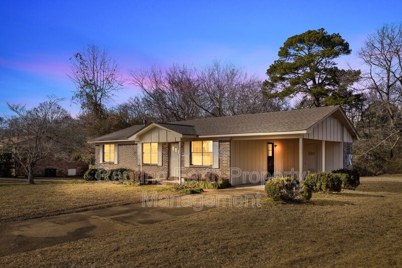 Pleasant Grove House: 704 3rd St