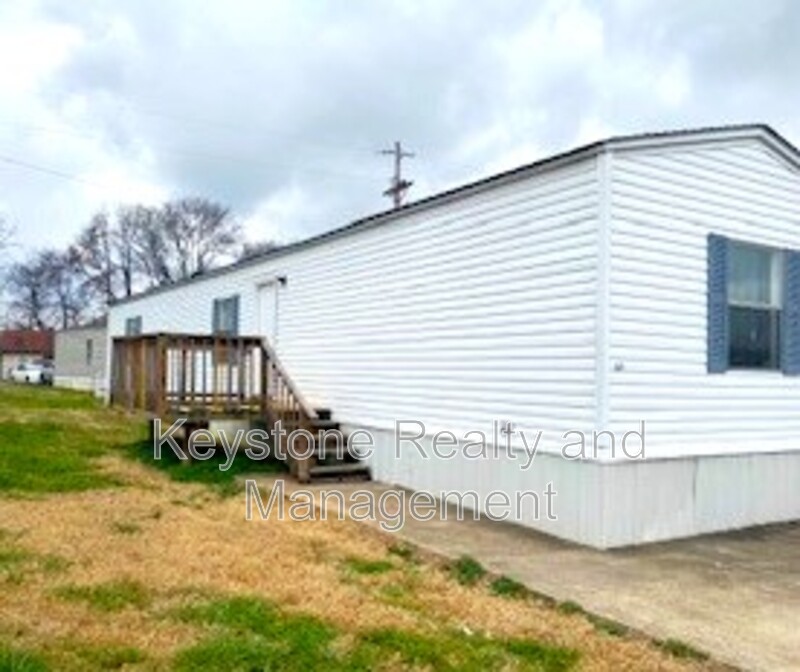 Oak Grove House: 822 Monroe Lane