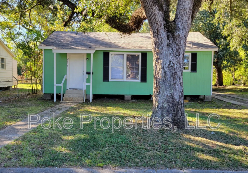 Lake Charles House: 2426 Rose St.