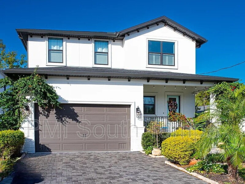 Tampa House: 6209 S 3rd St