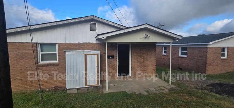 Lancaster House: 732 Taylor Street