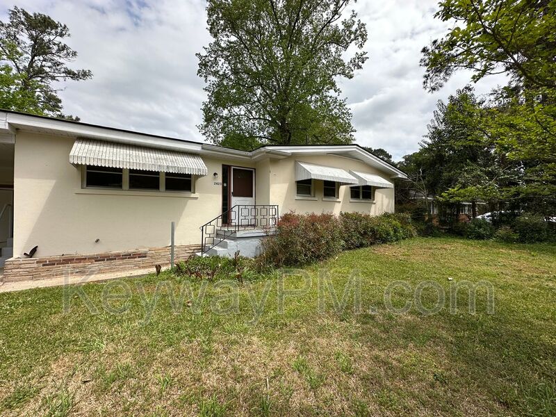 Augusta House: 2423 Brentwood PI