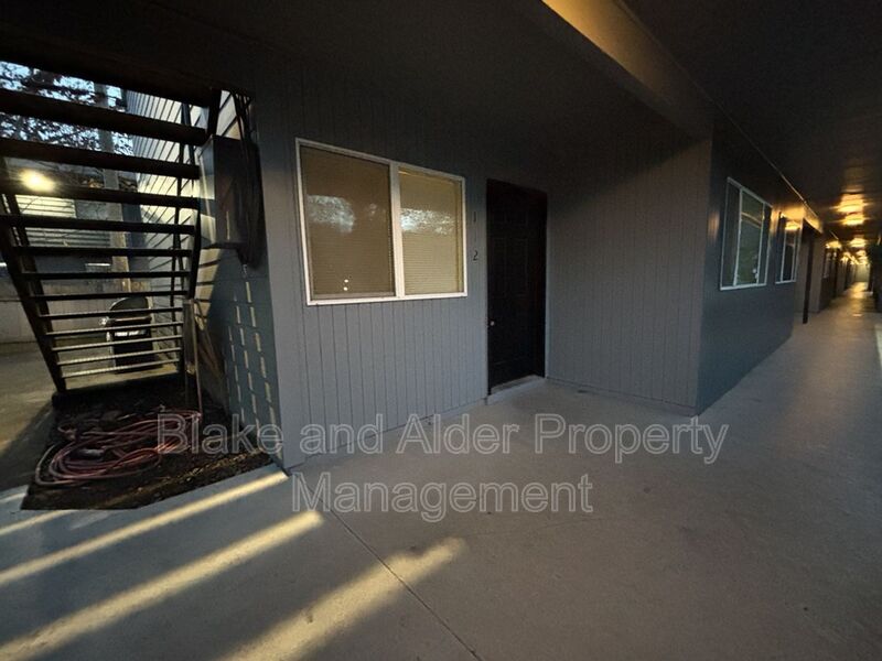 Beaverton Condo: 5950 SW Hall Blvd