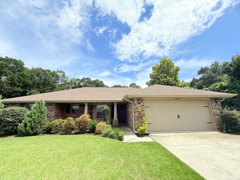 Pace House: 5227 English Oak Drive