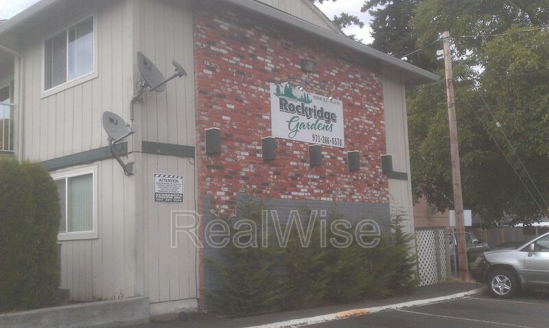 Portland Condo: 10941 SE Bush St