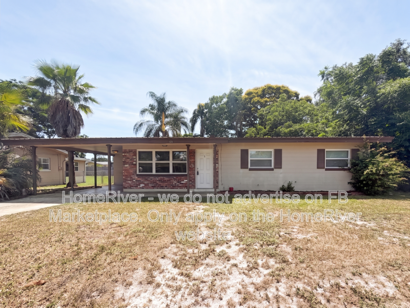 Winter Haven House: 121 Longfellow Rd