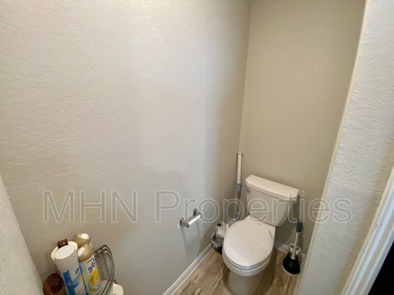 3 bed/2 bath GORGEOUS home located off Culebra and 1604, conveniently close to schools! - Photo 12