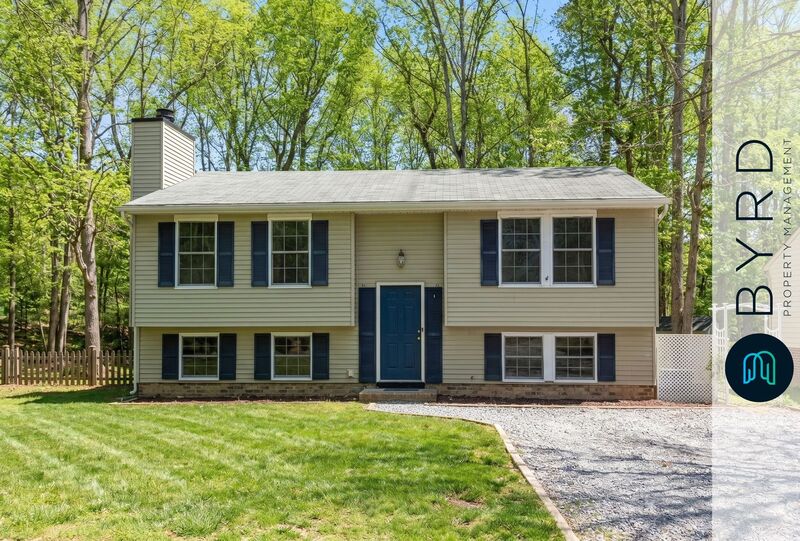 Midlothian House: 2411 Carriage Creek Rd