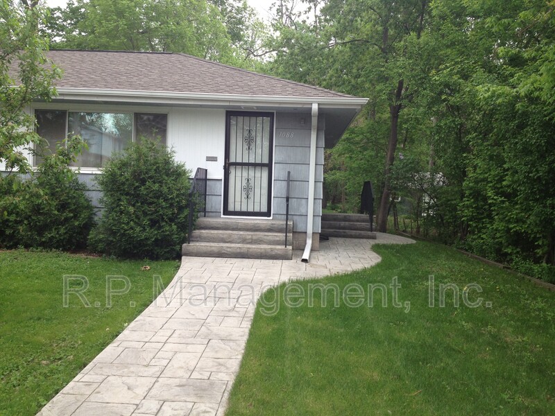 Minneapolis House: 1088 18th Ave SE