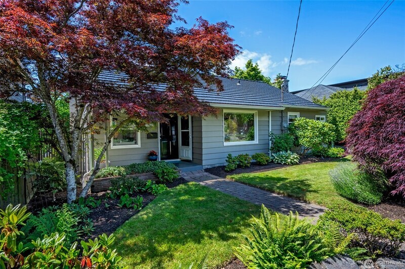 Seattle House: 2607 31st Ave W
