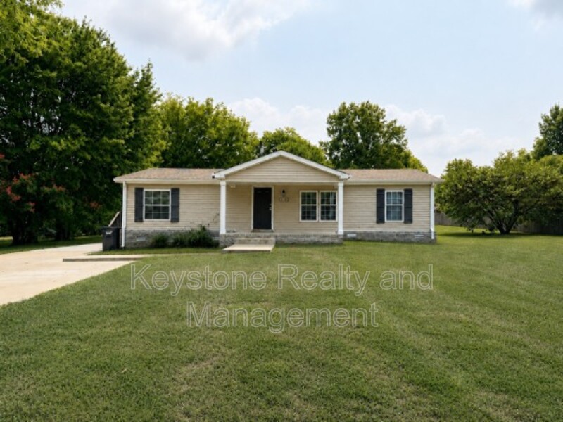 Oak Grove House: 230 Alabama Avenue
